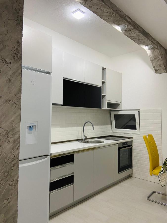 Id Apartments Tivat Bagian luar foto