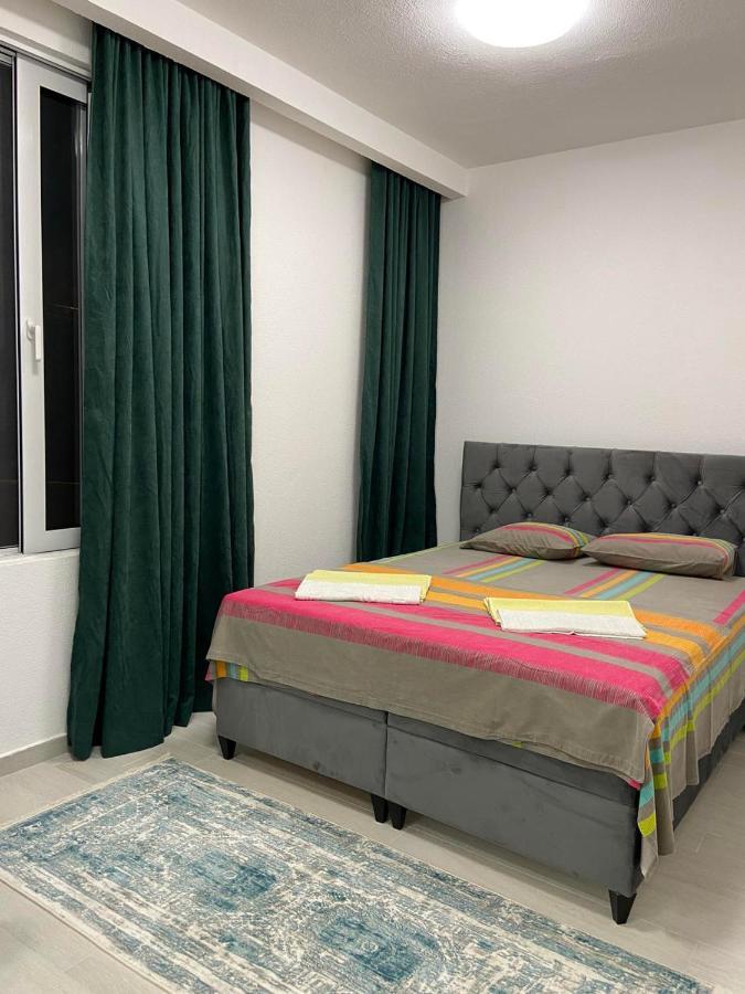Id Apartments Tivat Bagian luar foto